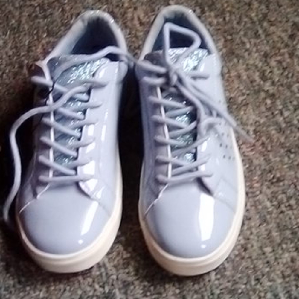 Shoes - Picture 2 of 3